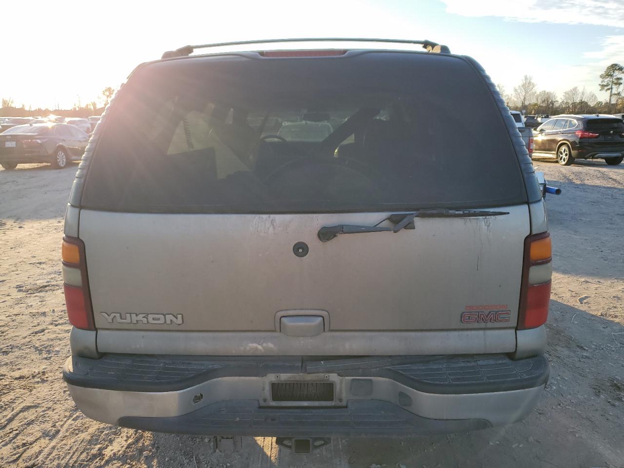 2002 GMC Yukon - Image 6
