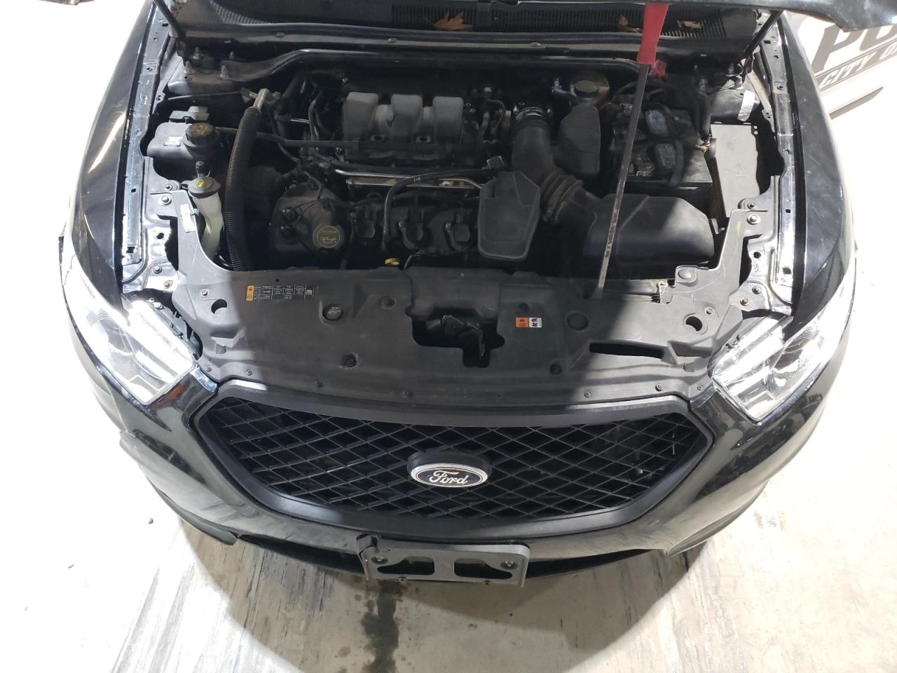2016 Ford Taurus - Image 11