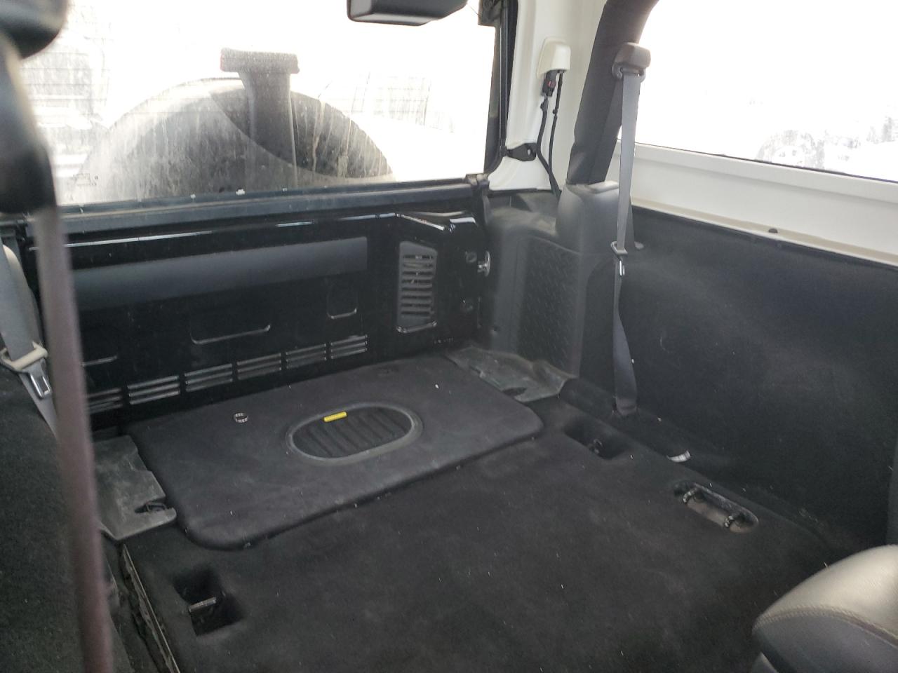2016 Jeep Wrangler - Image 11