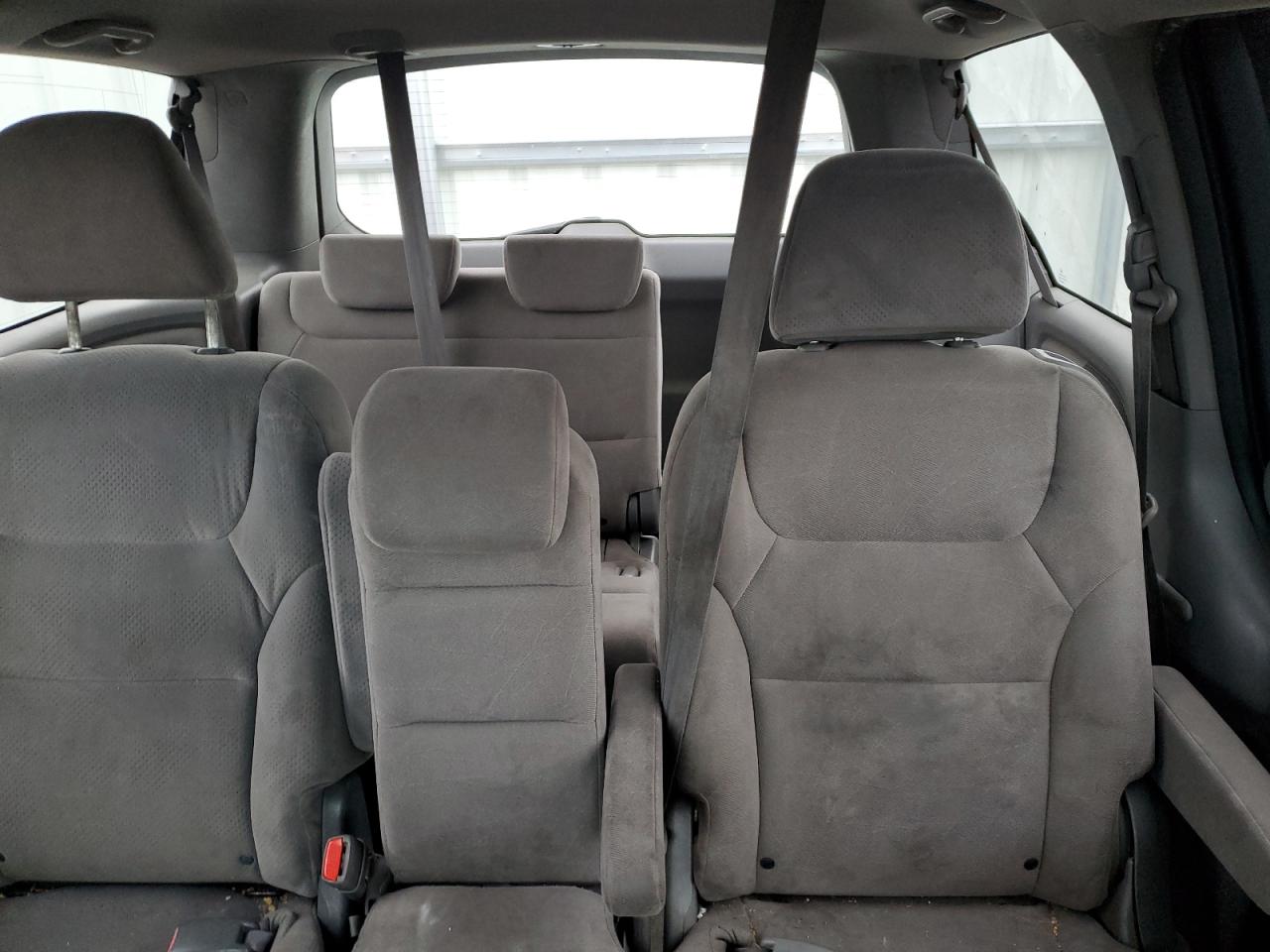 2010 Honda Odyssey - Image 10