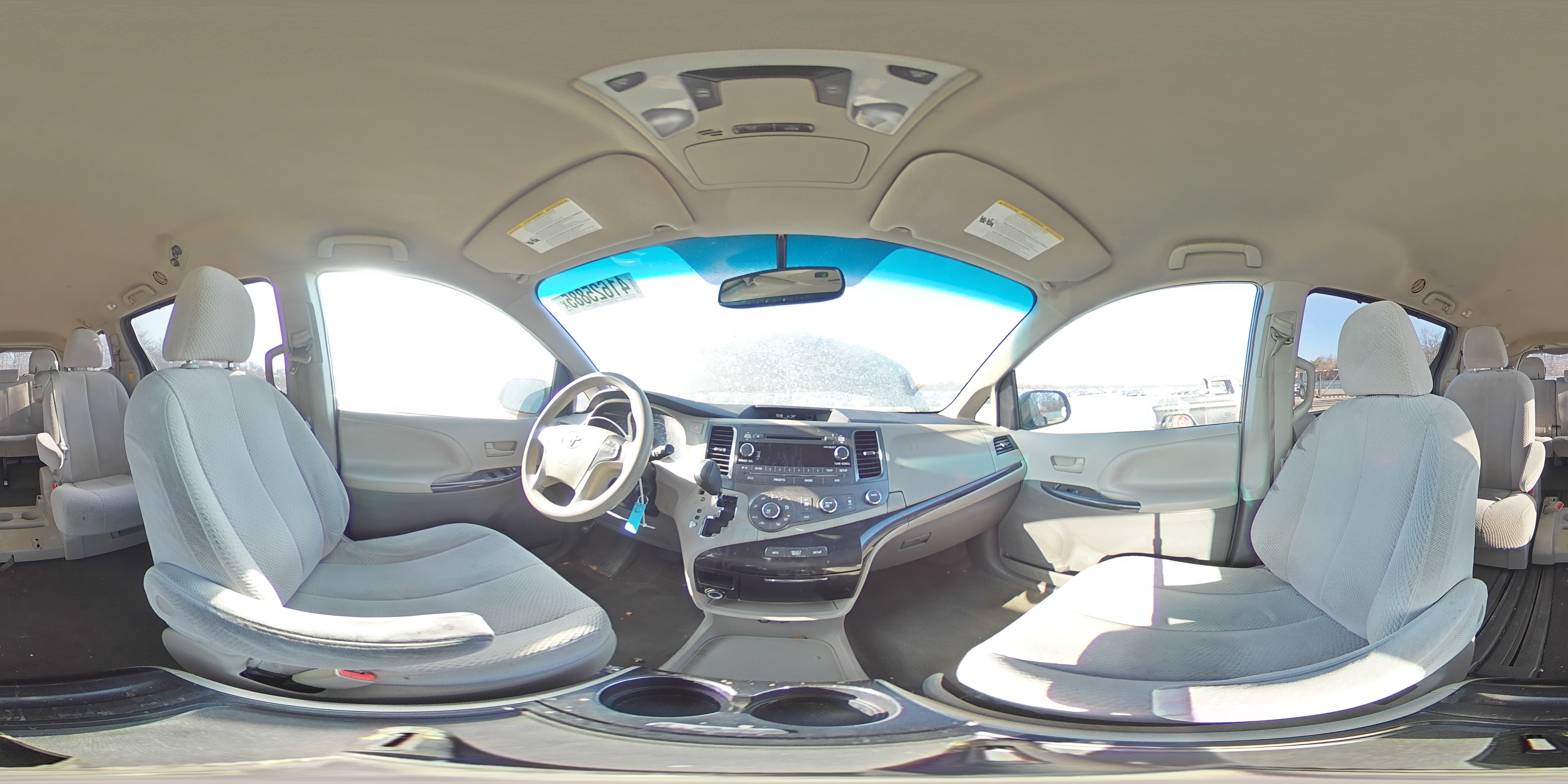 2012 Toyota Sienna - Image 14