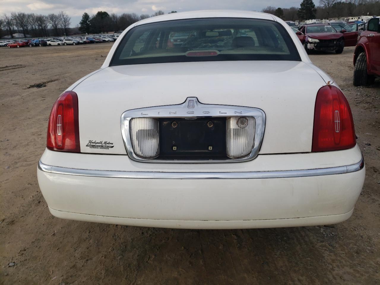1998 Lincoln Town Car - Image 6