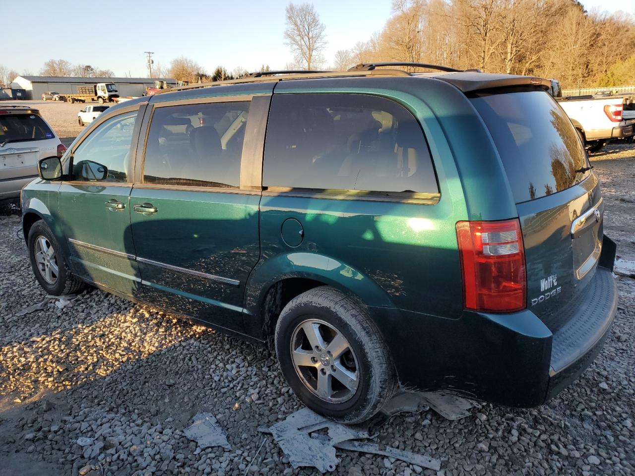 2009 Dodge Caravan - Image 2