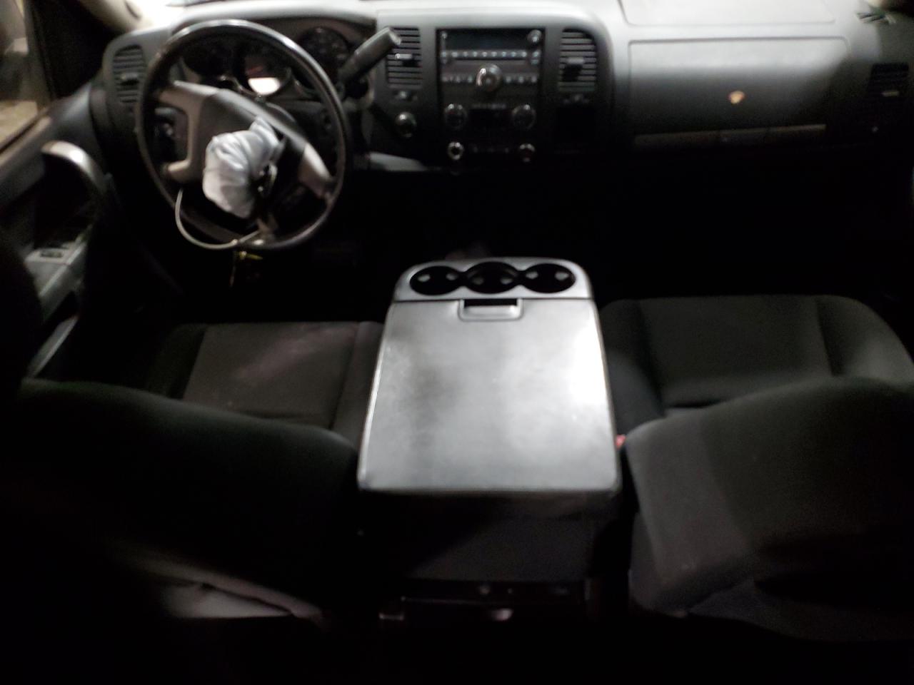2011 Chevrolet Silverado - Image 8