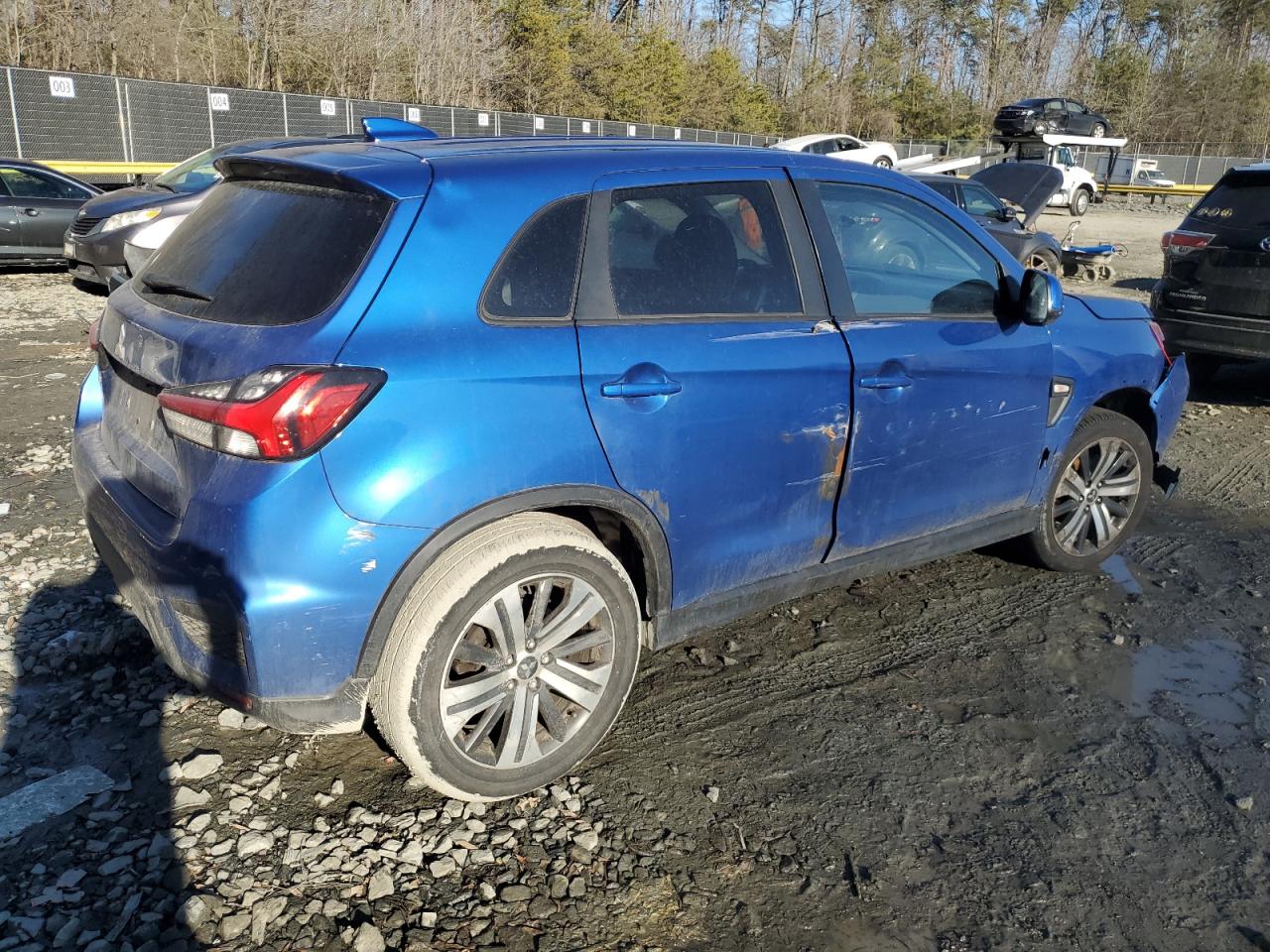 2021 Mitsubishi Outlander - Image 3