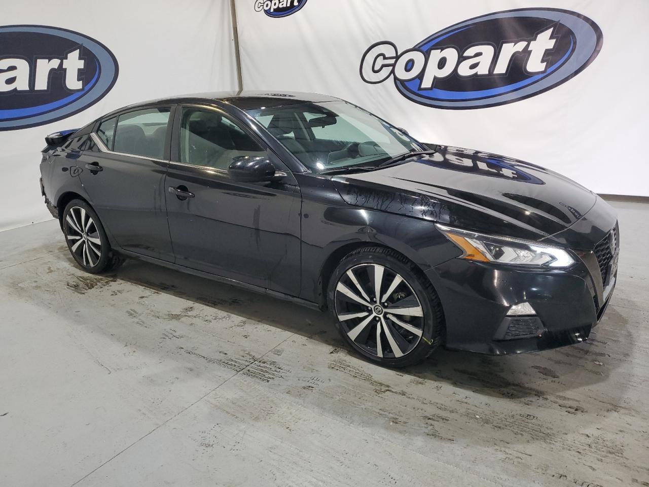 2021 Nissan Altima - Image 4