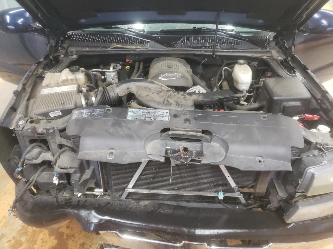 2005 Chevrolet Avalanche - Image 11