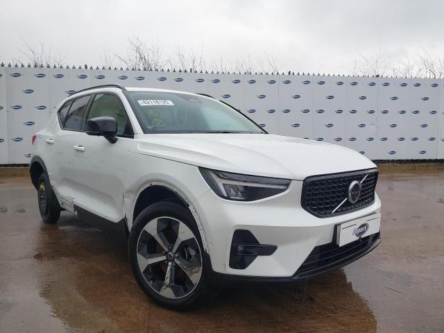 2024 VOLVO XC40 + B3