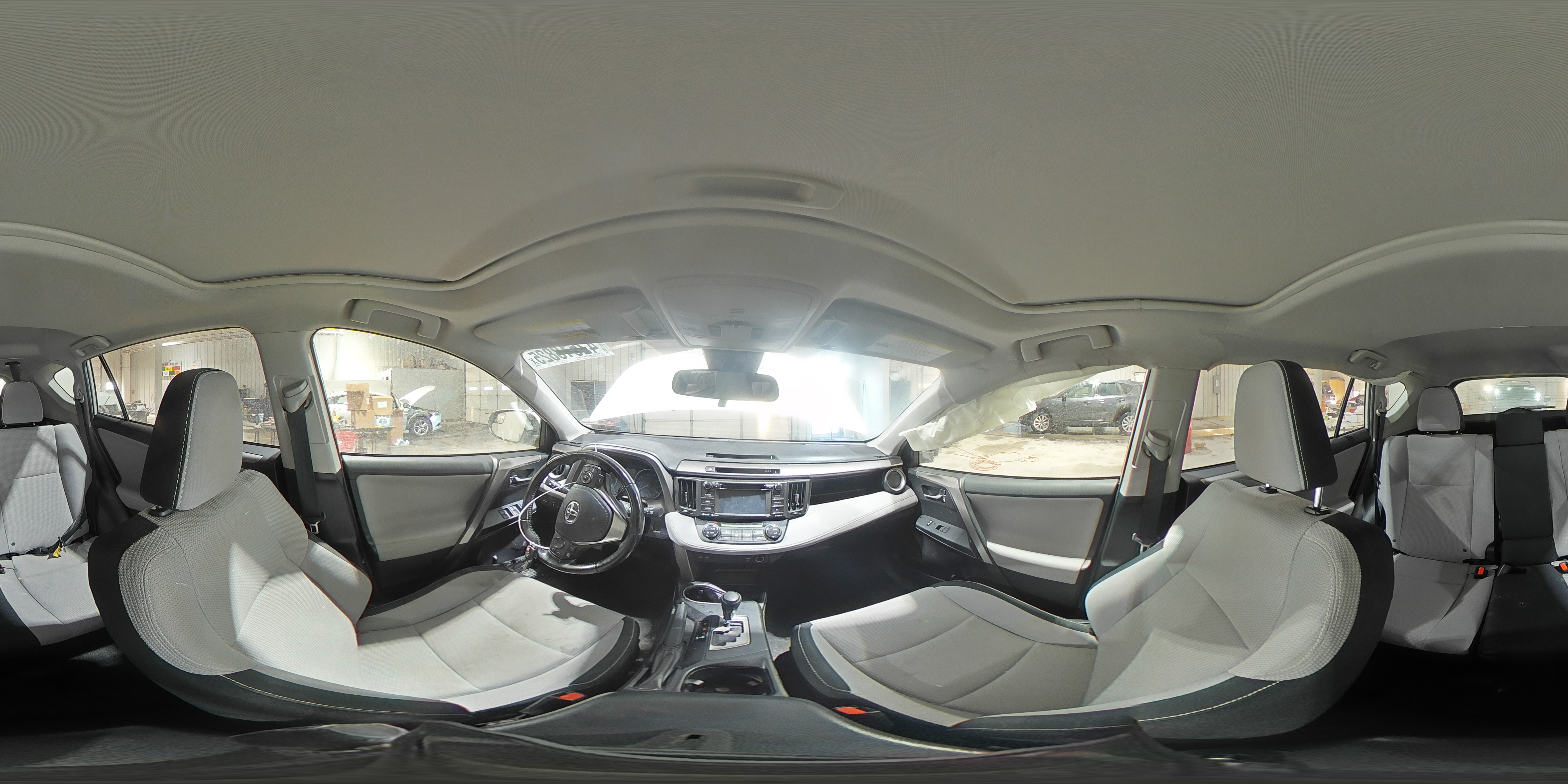 2017 Toyota RAV 4 - Image 16