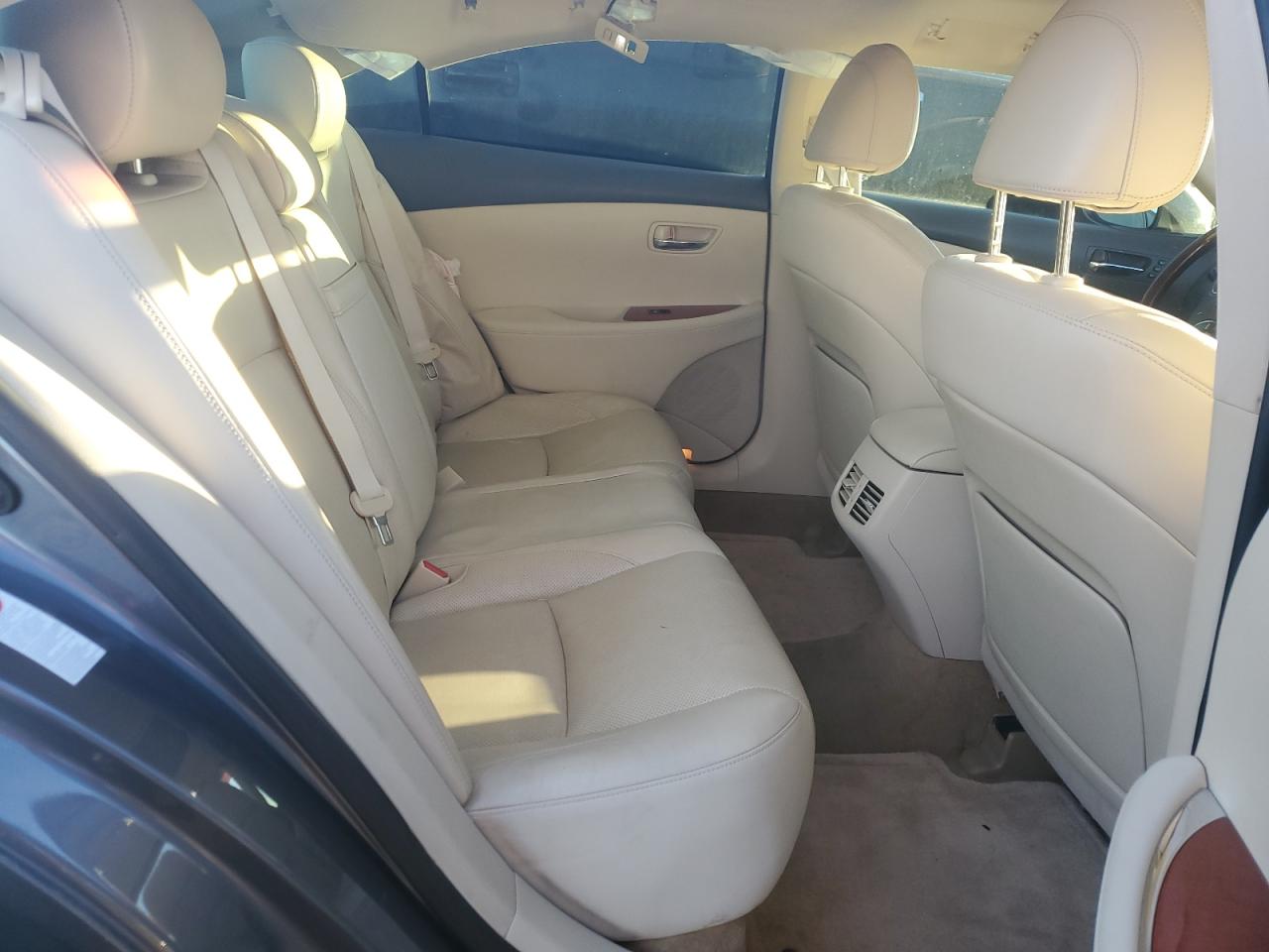2012 Lexus ES - Image 10