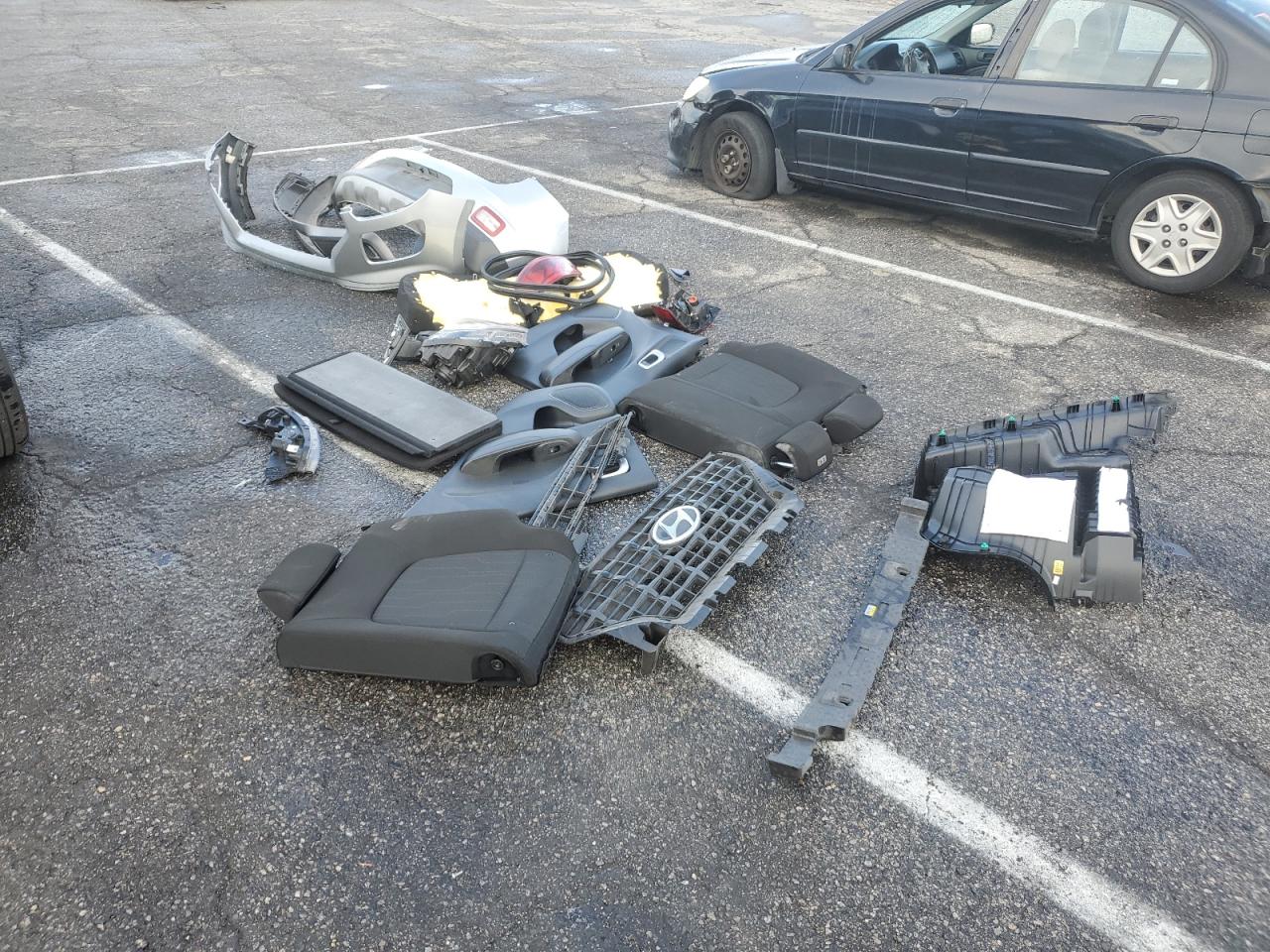 2021 Hyundai Venue - Image 14