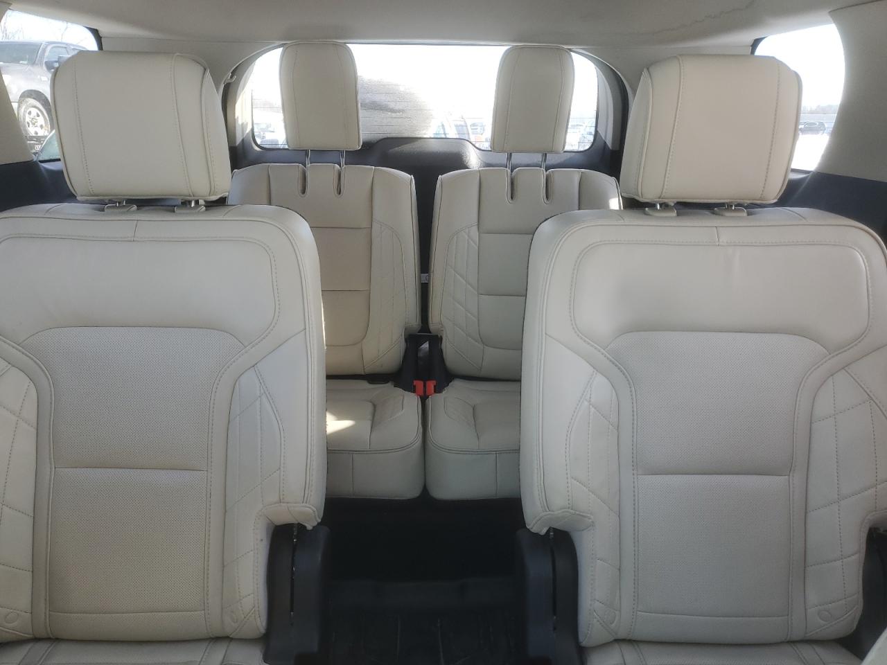 2016 Ford Explorer - Image 10