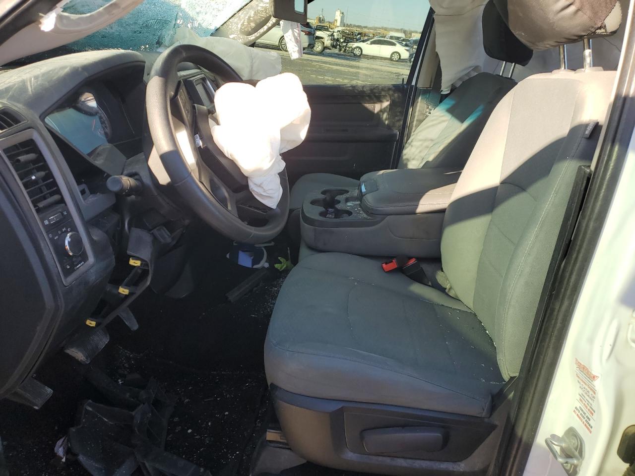 2018 RAM 1500 - Image 7