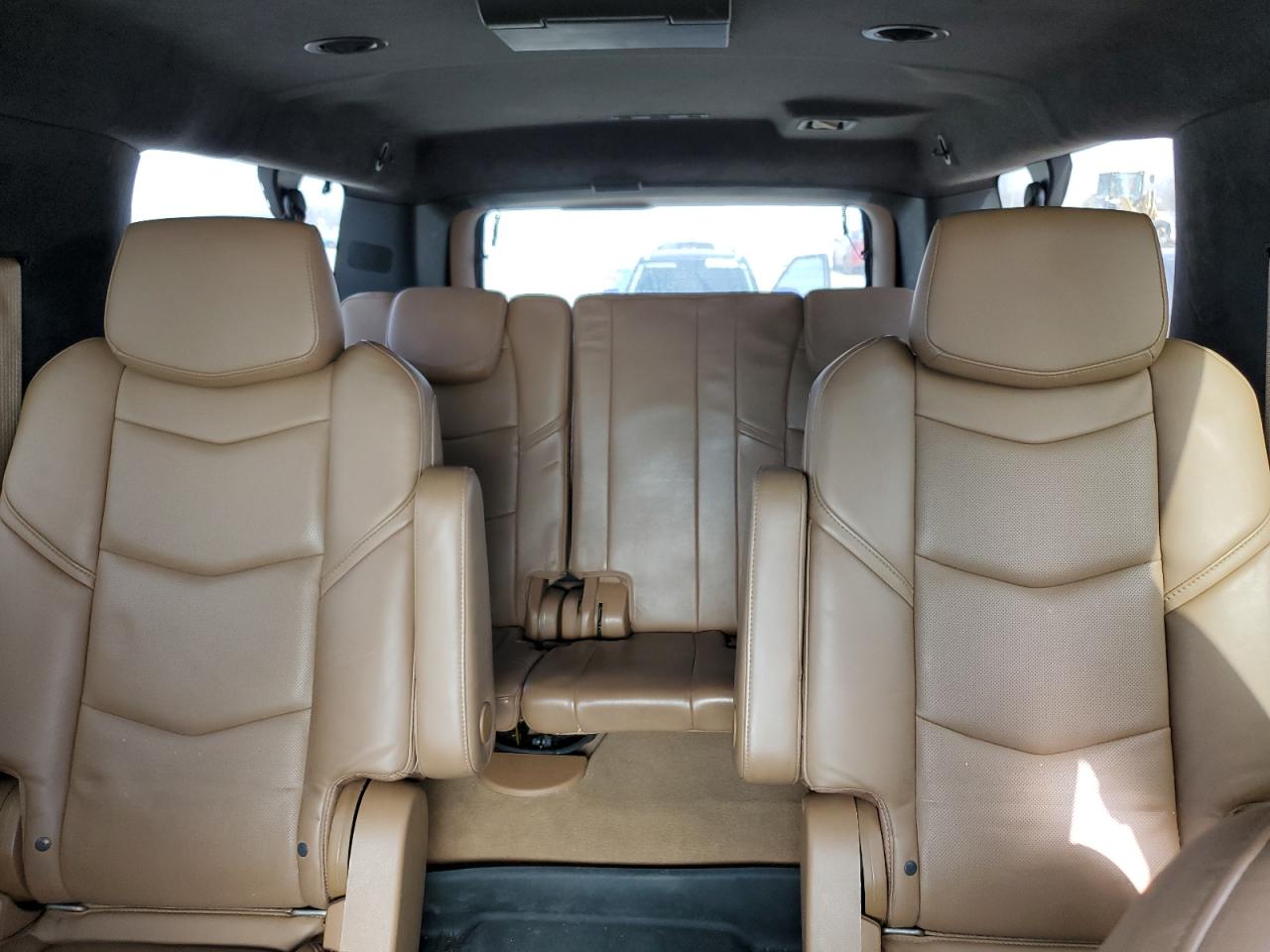 2017 Cadillac Escalade - Image 10