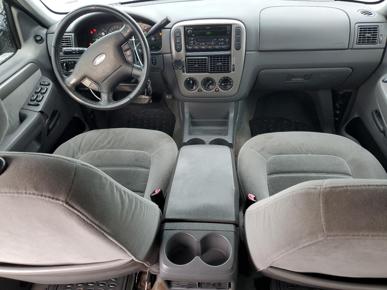 2004 Ford Explorer - Image 8