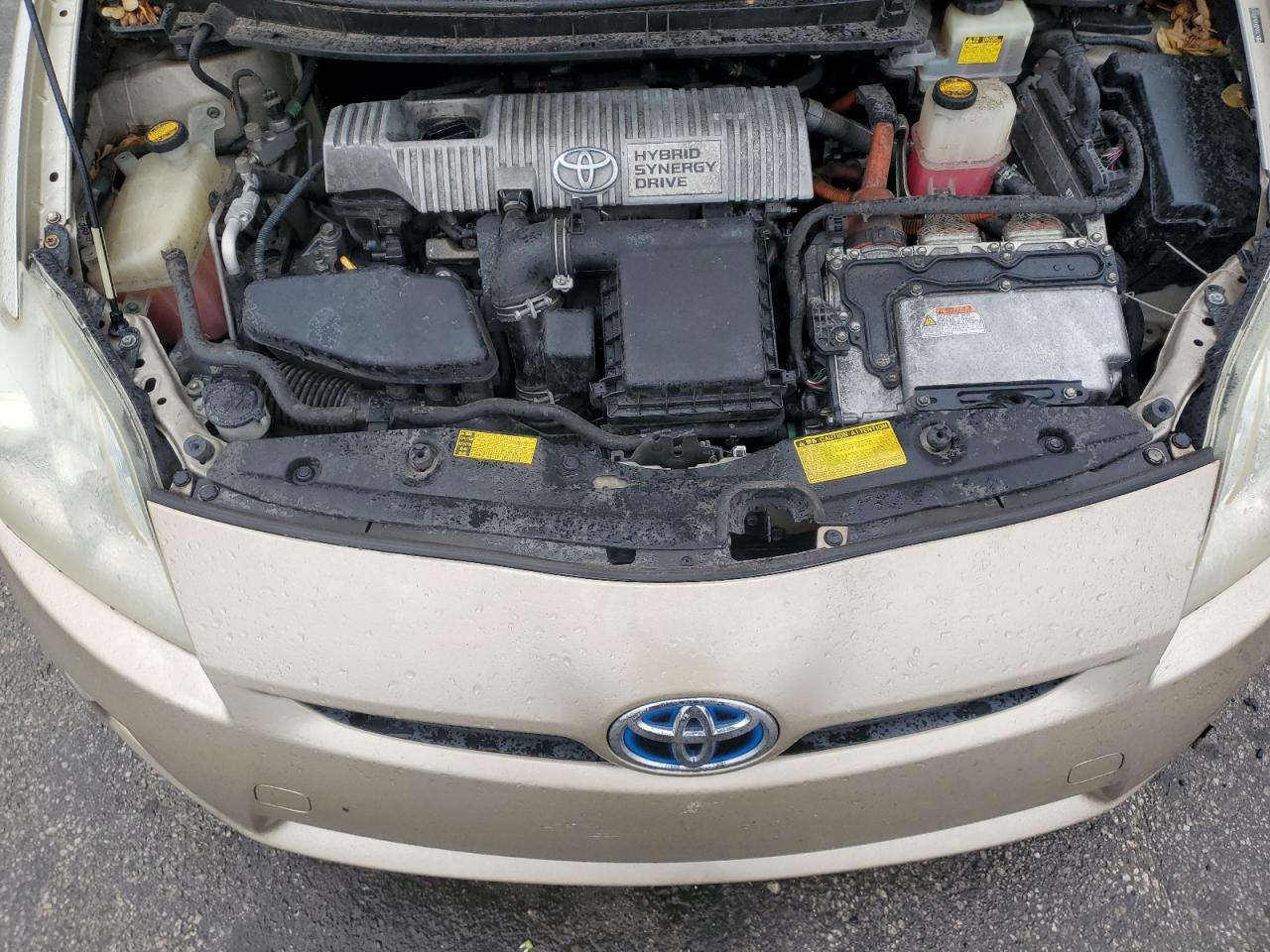 2010 Toyota Prius - Image 12