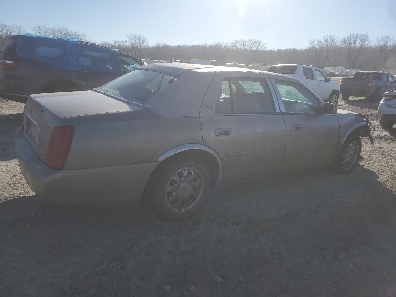 2004 Cadillac De Ville - Image 3