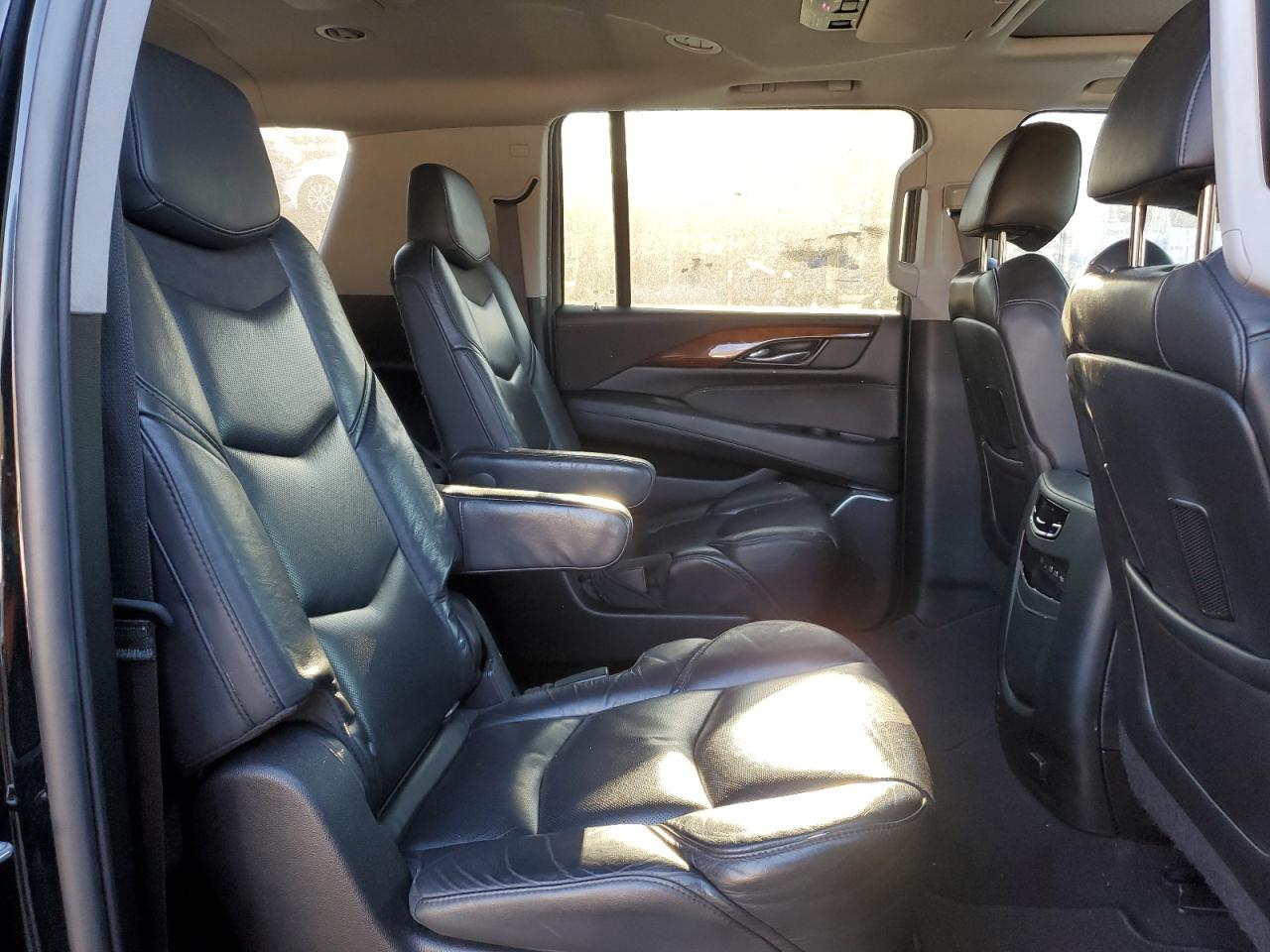 2020 Cadillac Escalade - Image 11