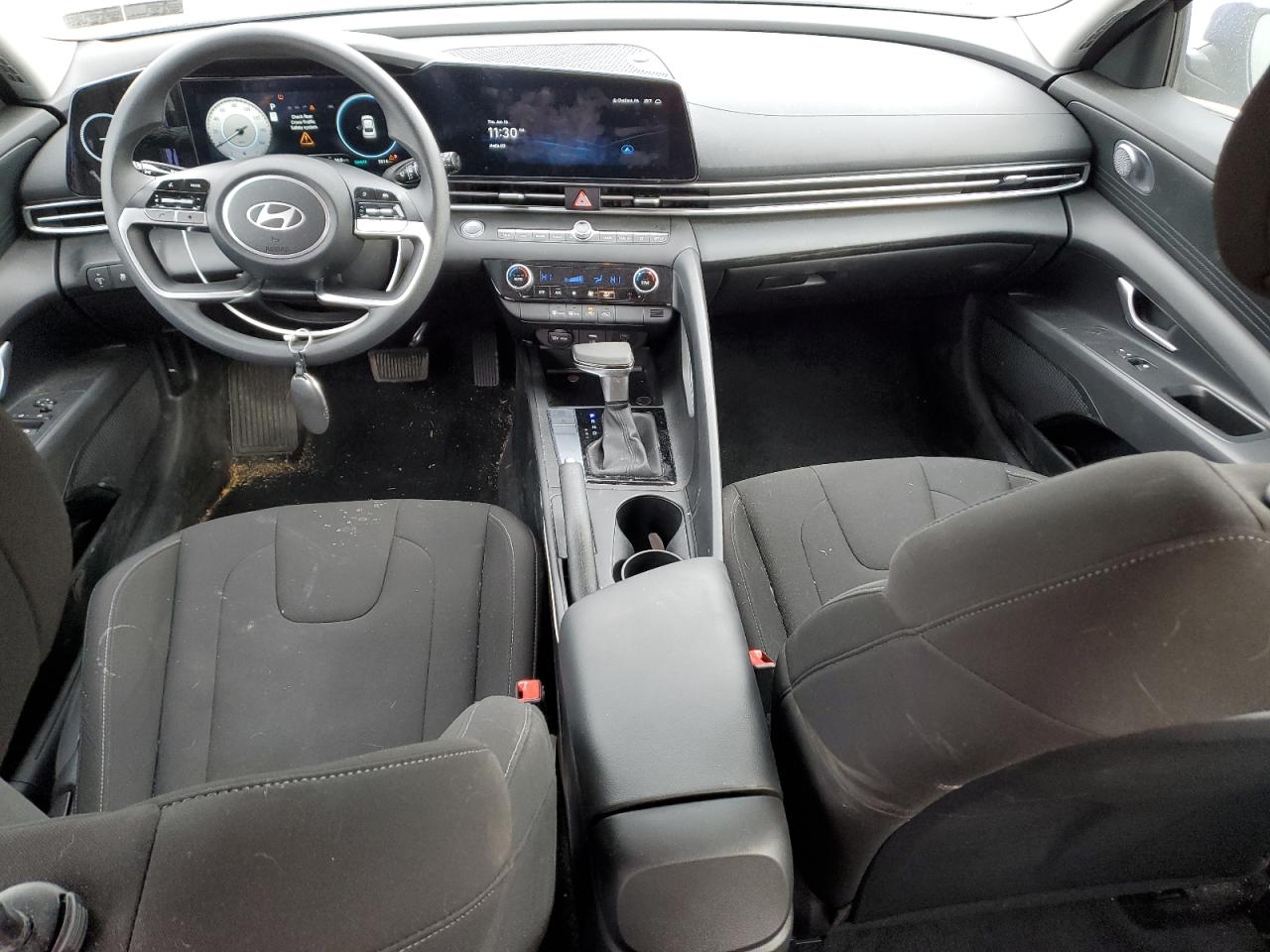 2024 Hyundai Elantra - Image 8