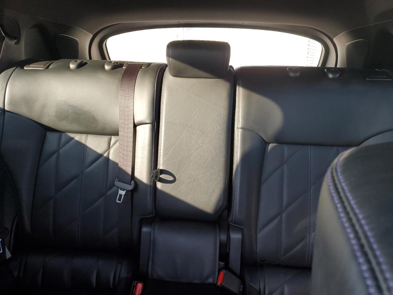 2017 Infiniti QX70 - Image 10