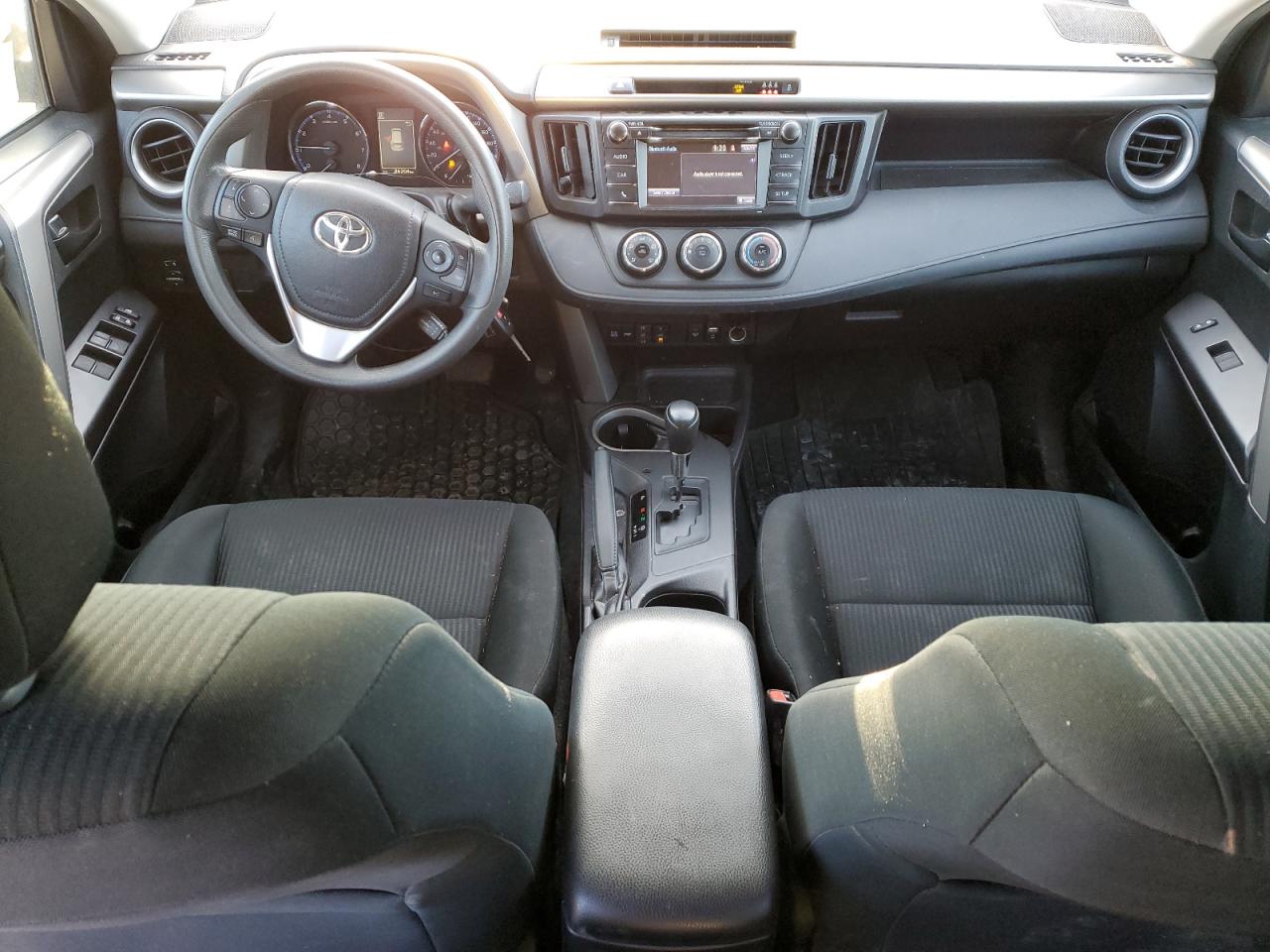 2018 Toyota RAV 4 - Image 8
