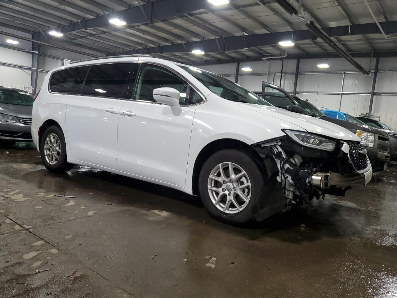 2022 Chrysler Pacifica - Image 4
