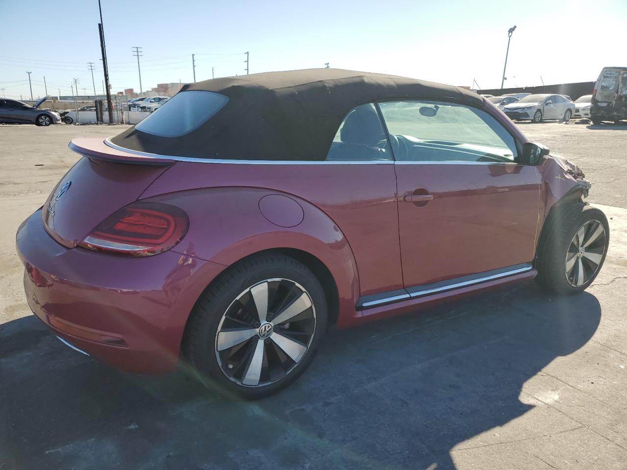 VIN 3VW517AT0HM801201 2017 VOLKSWAGEN BEETLE no.3