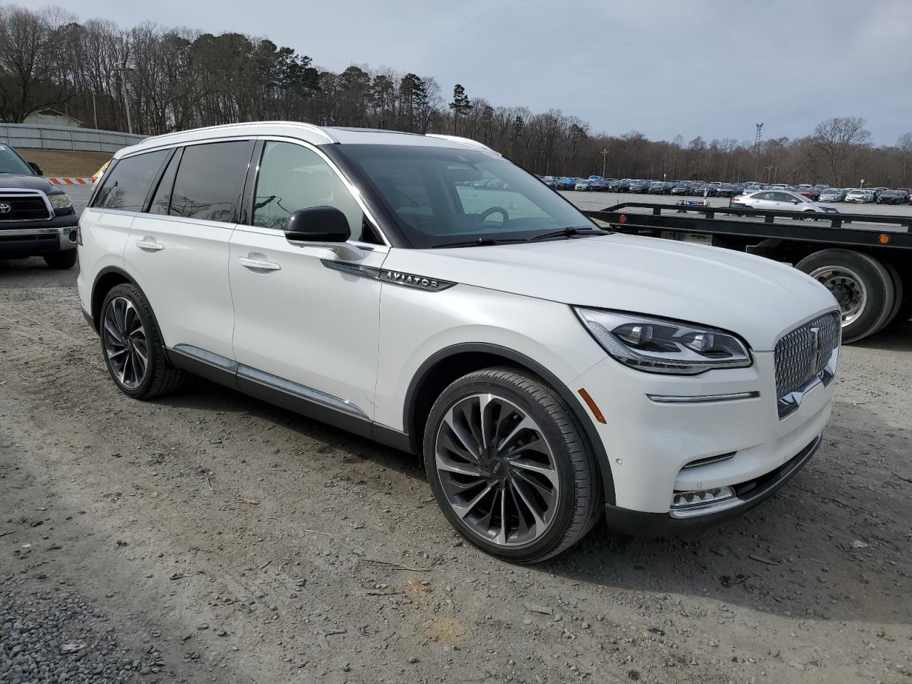2020 Lincoln Aviator - Image 4