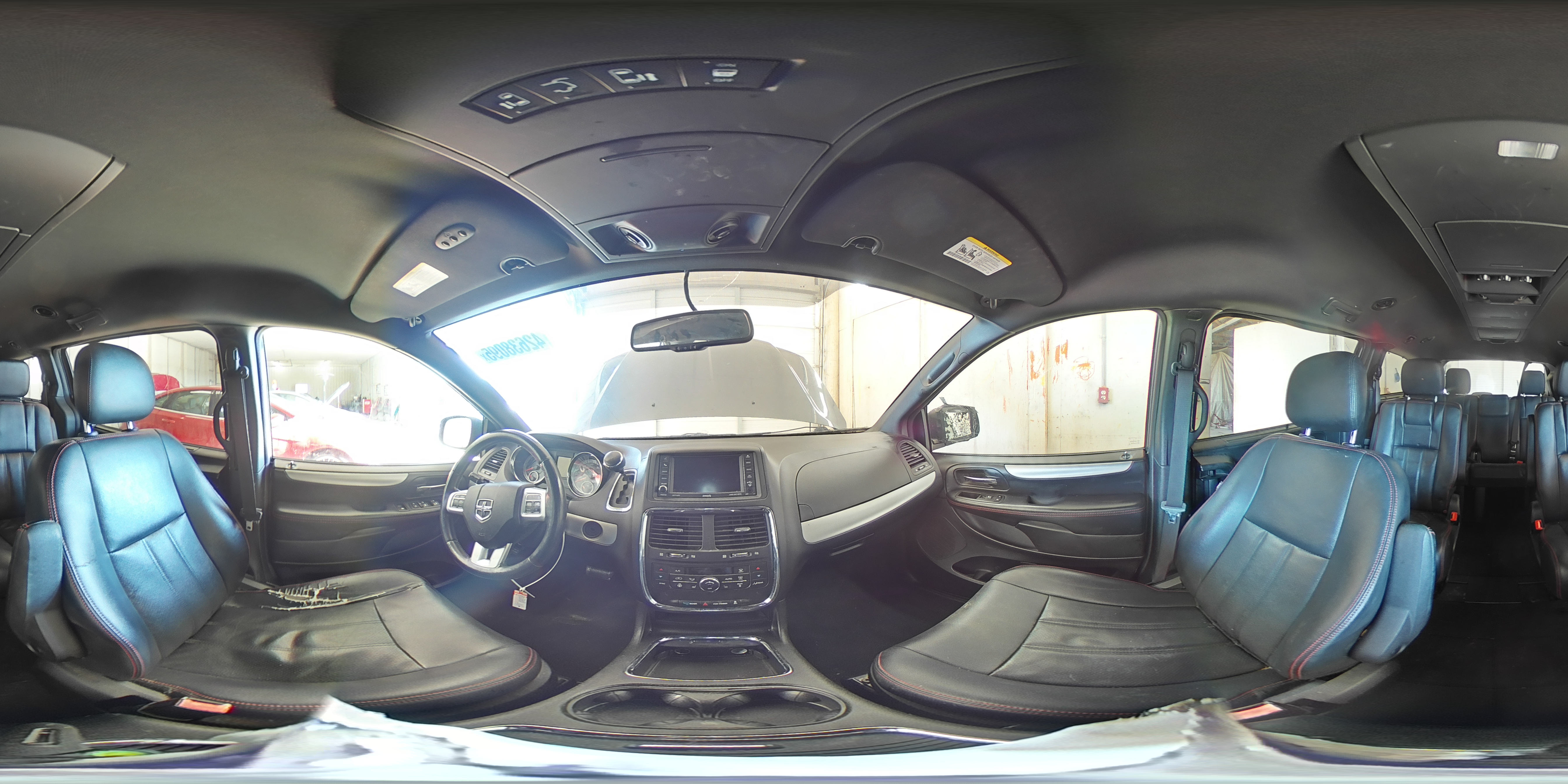 2017 Dodge Caravan - Image 16