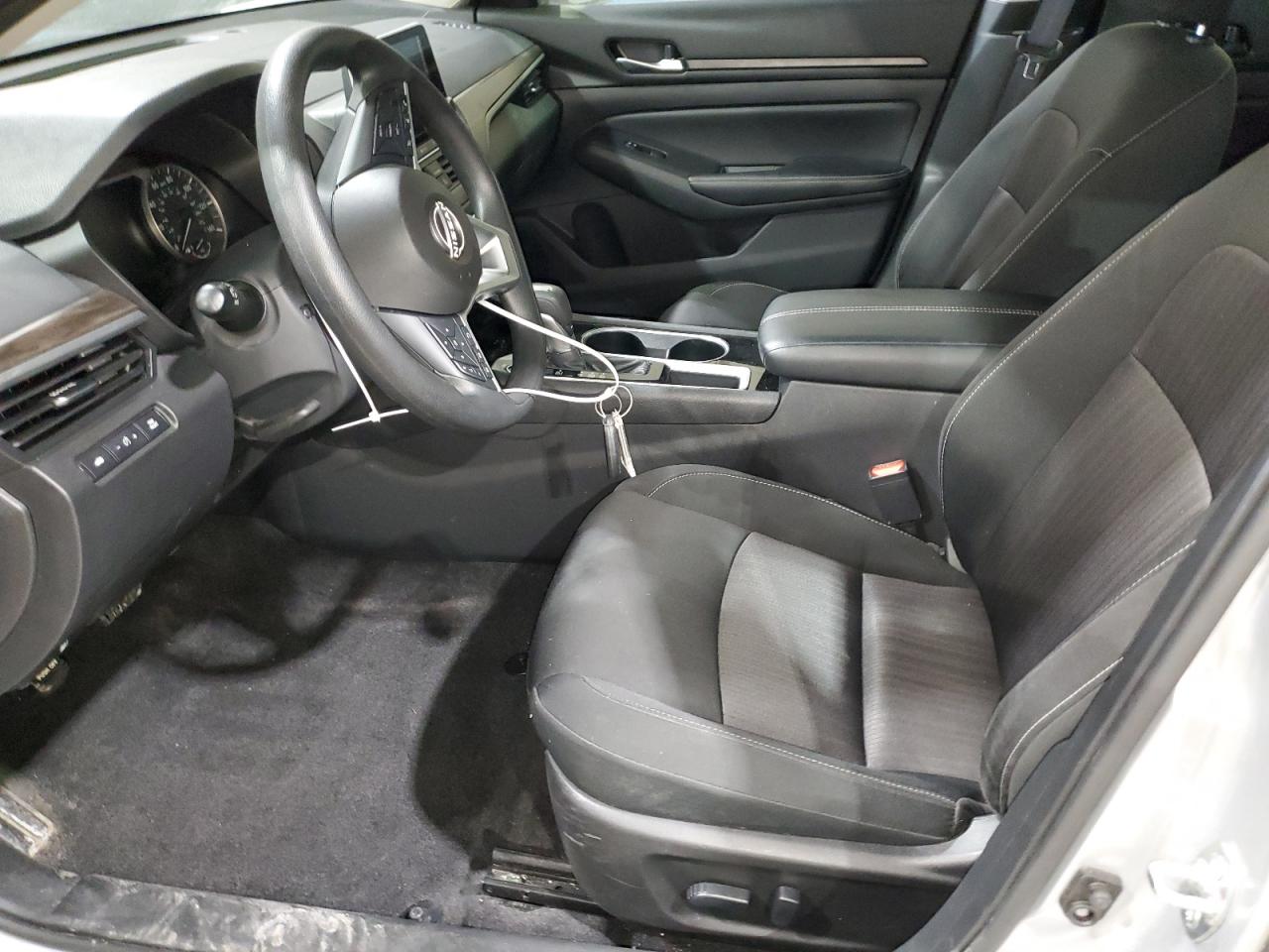 2024 Nissan Altima - Image 7