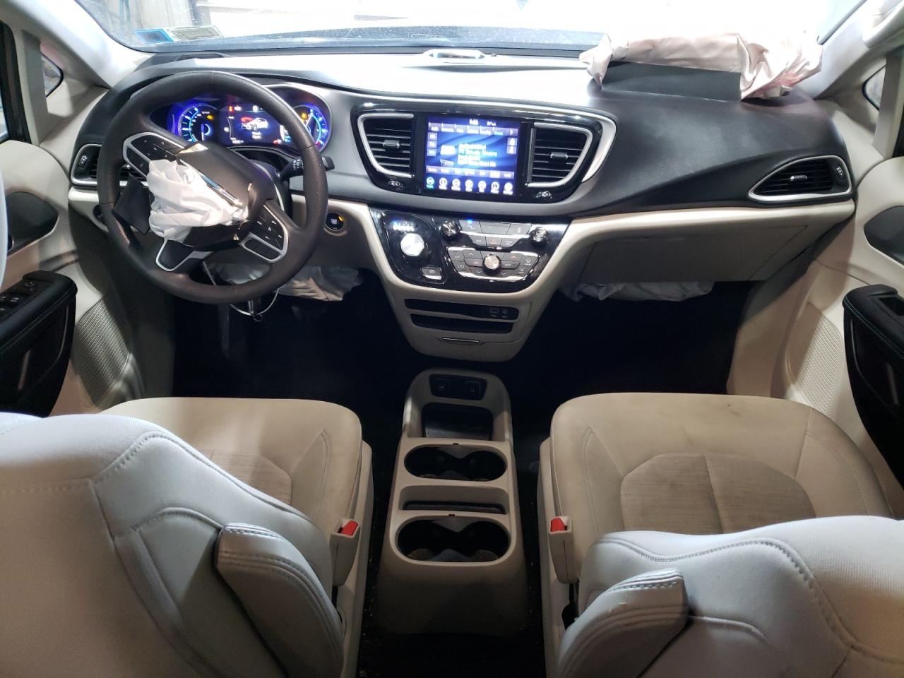 2018 Chrysler Pacifica - Image 8