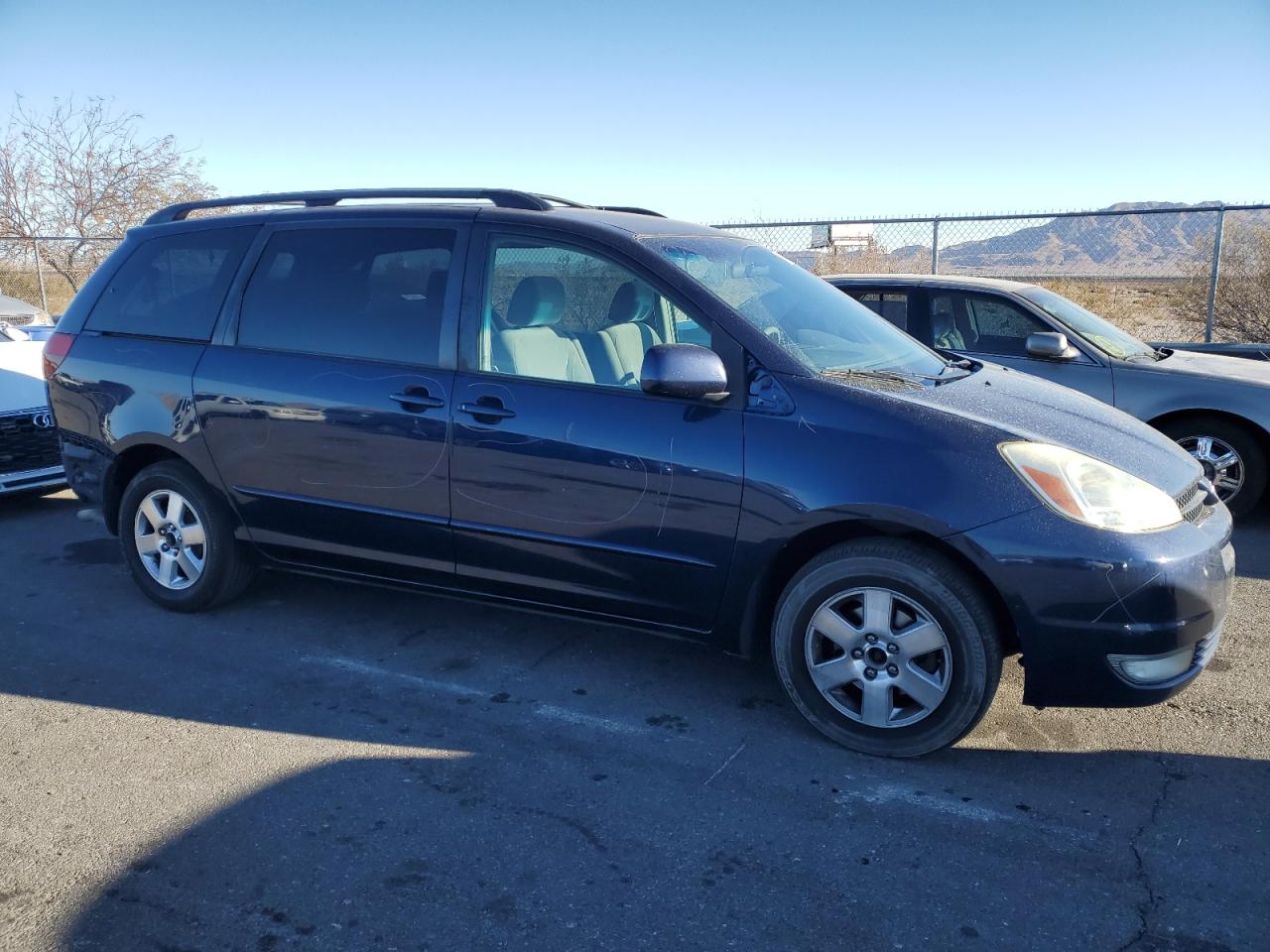 2005 Toyota Sienna - Image 4