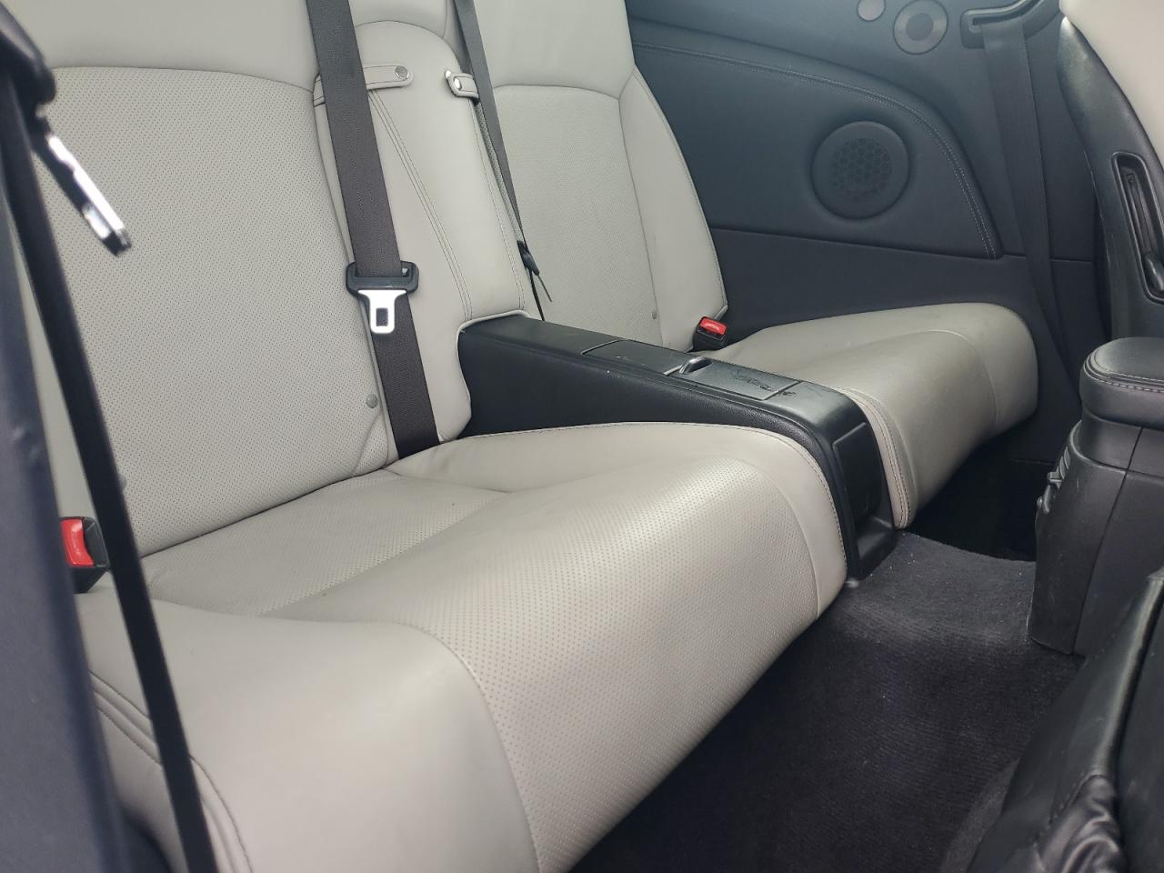 2011 Lexus IS - Image 10