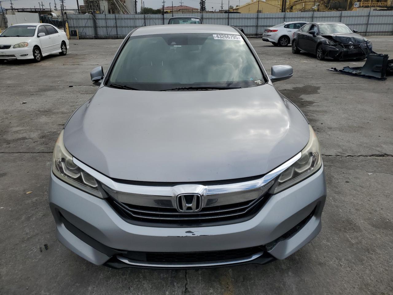 2017 Honda Accord - Image 5