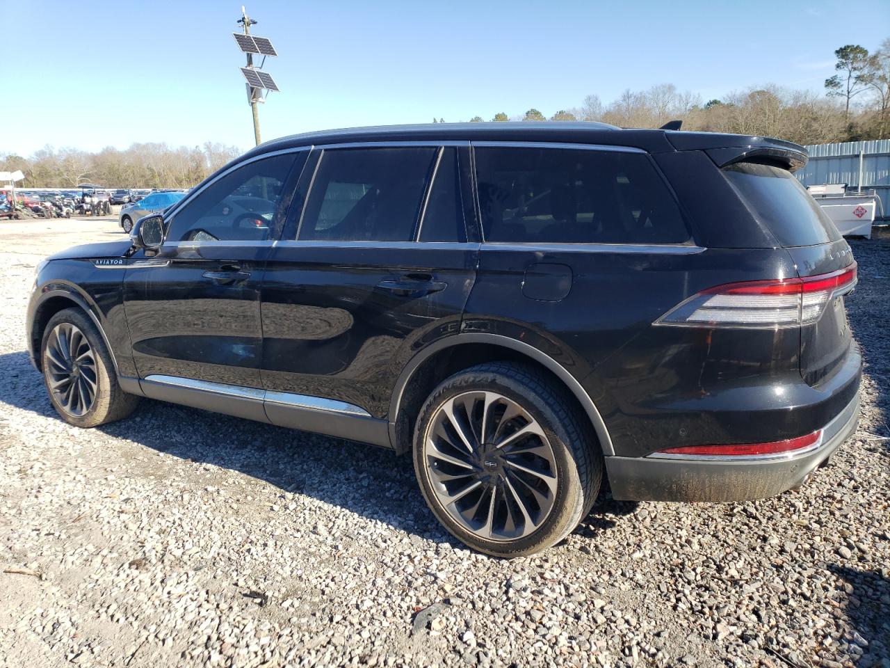 2020 Lincoln Aviator - Image 2