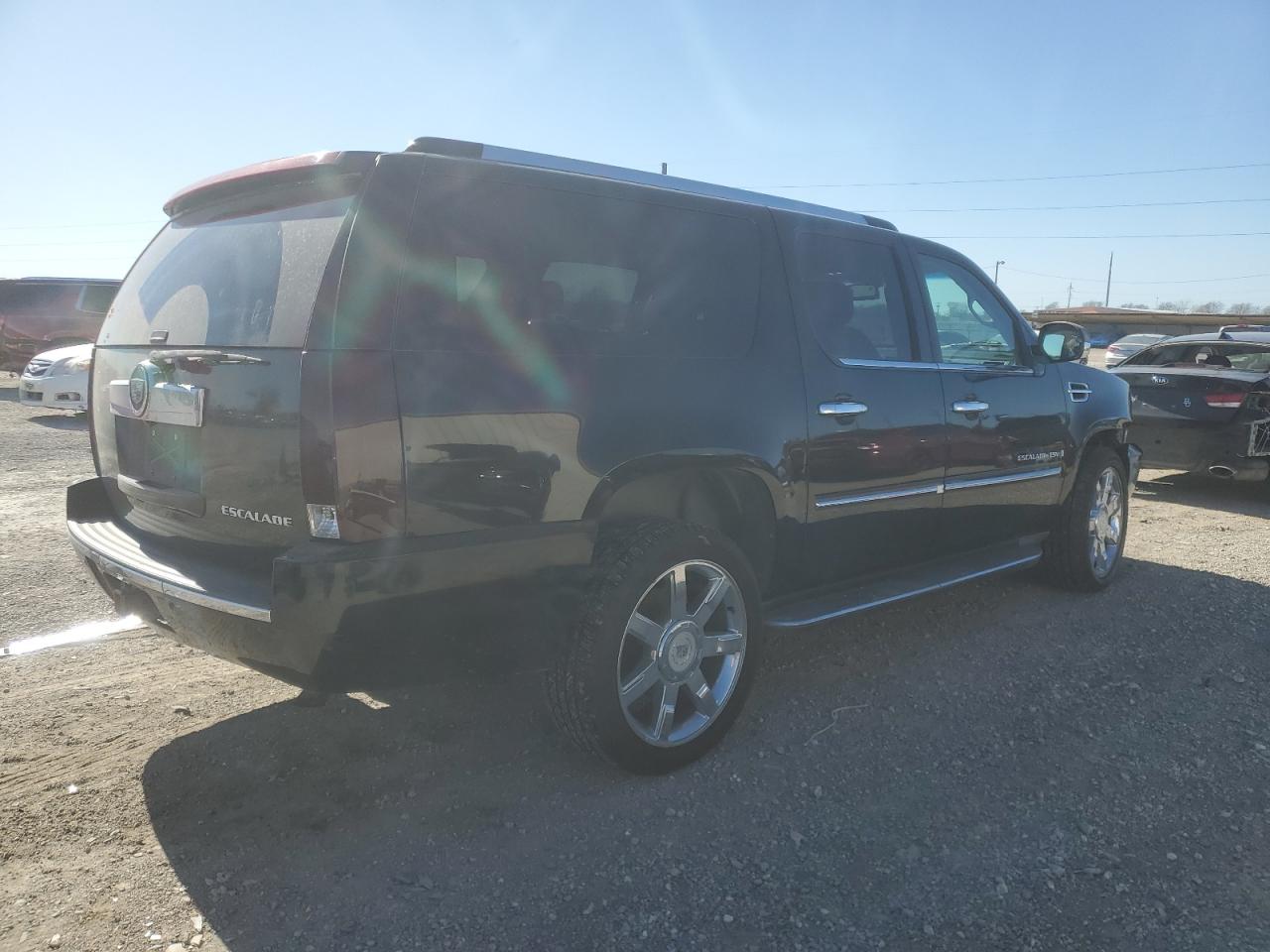 2008 Cadillac Escalade - Image 3