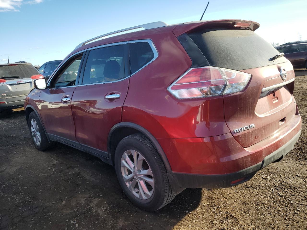 2016 Nissan Rogue - Image 2