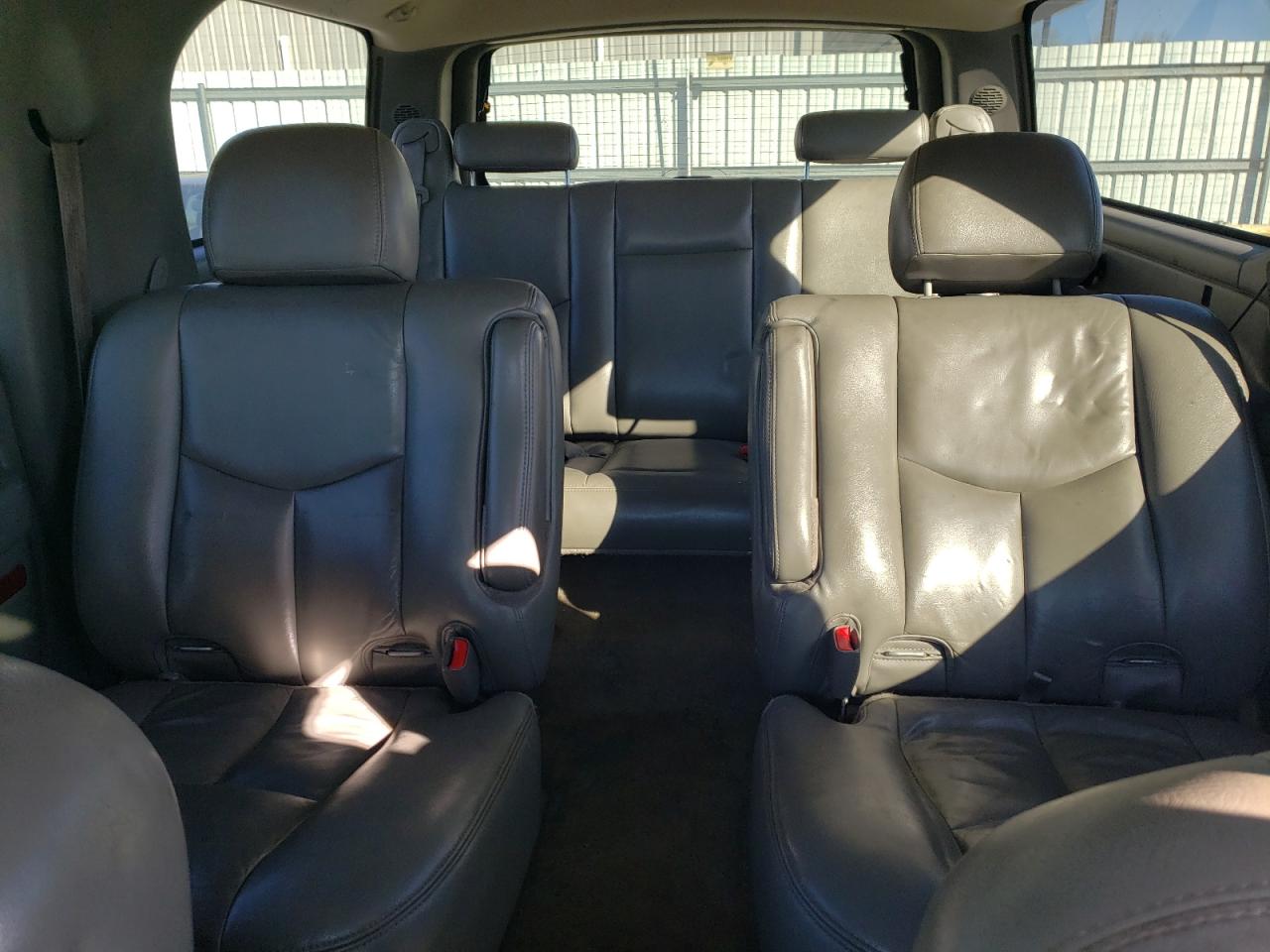 2006 GMC Yukon - Image 10