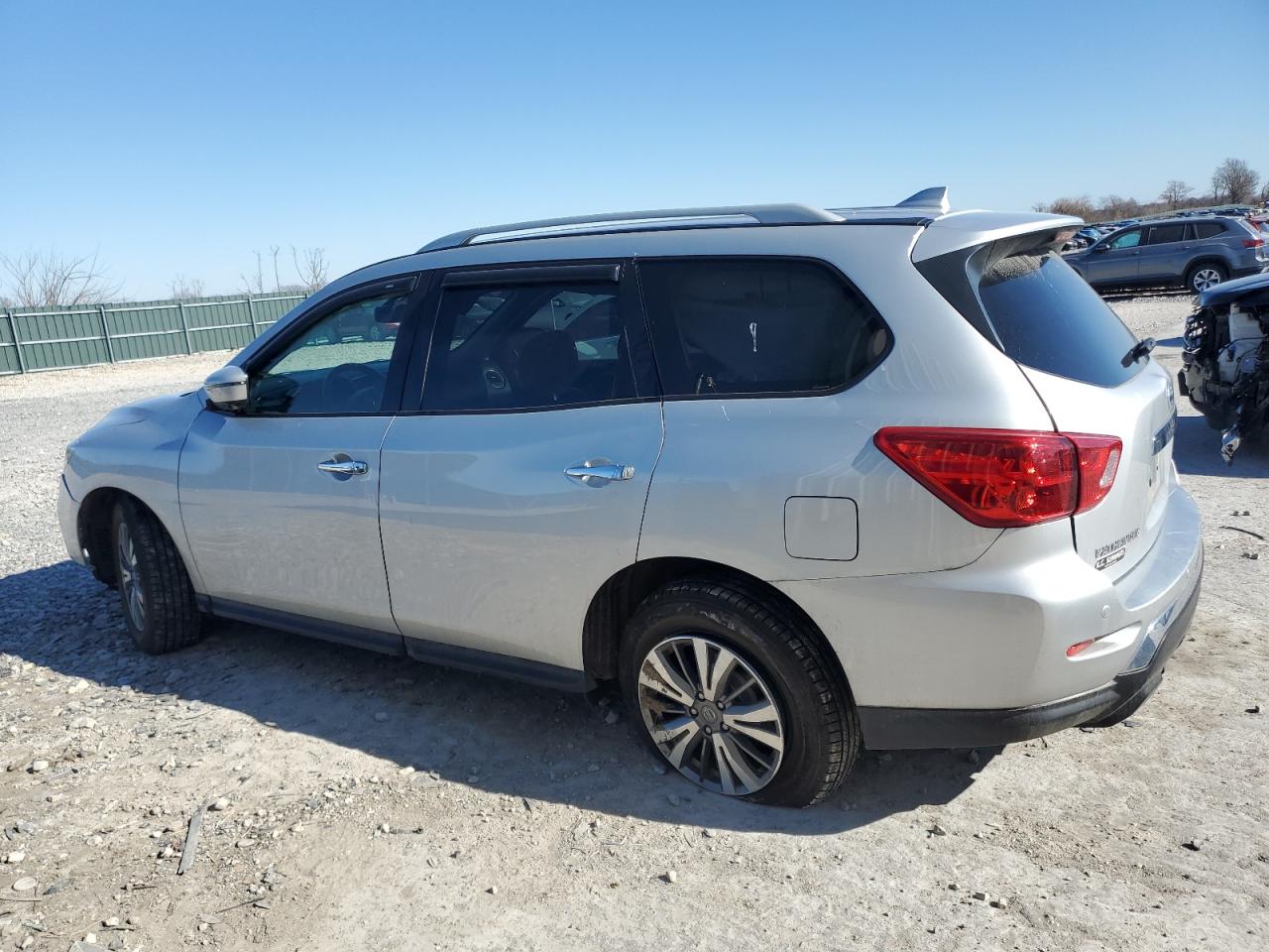 2020 Nissan Pathfinder - Image 2
