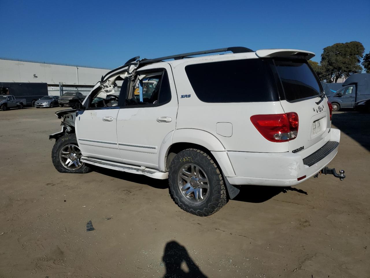 2005 Toyota Sequoia - Image 2