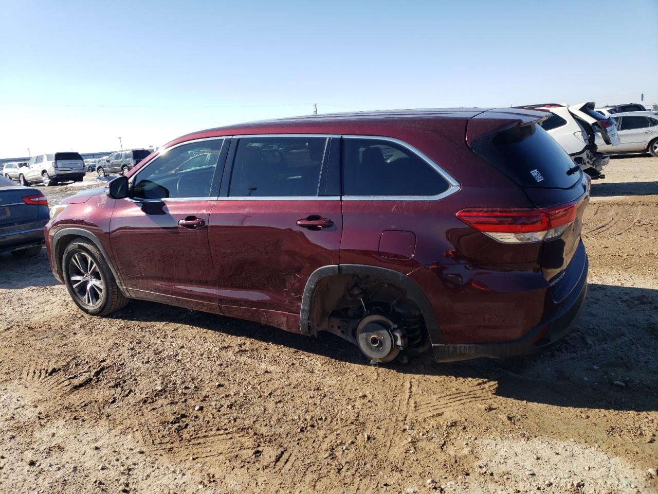 2017 Toyota Highlander - Image 2