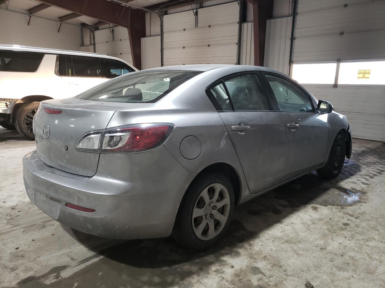2013 Mazda 3 - Image 3