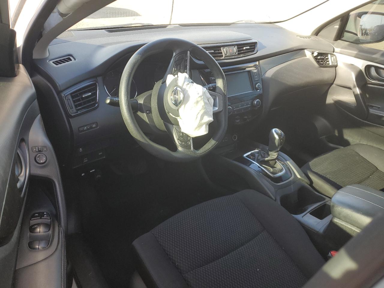 2019 Nissan Rogue - Image 8