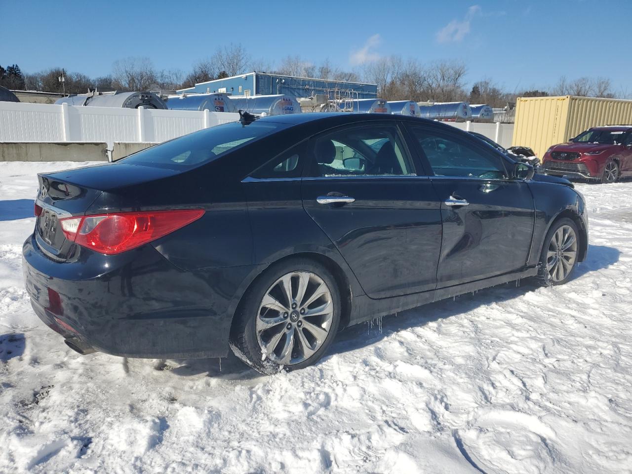 2011 Hyundai Sonata - Image 3