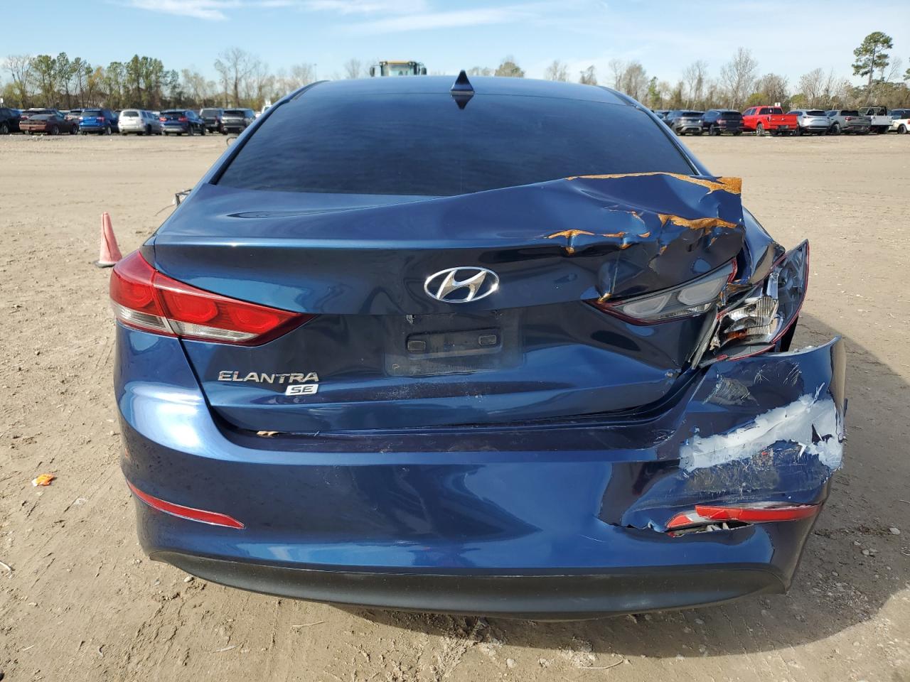 2017 Hyundai Elantra - Image 6