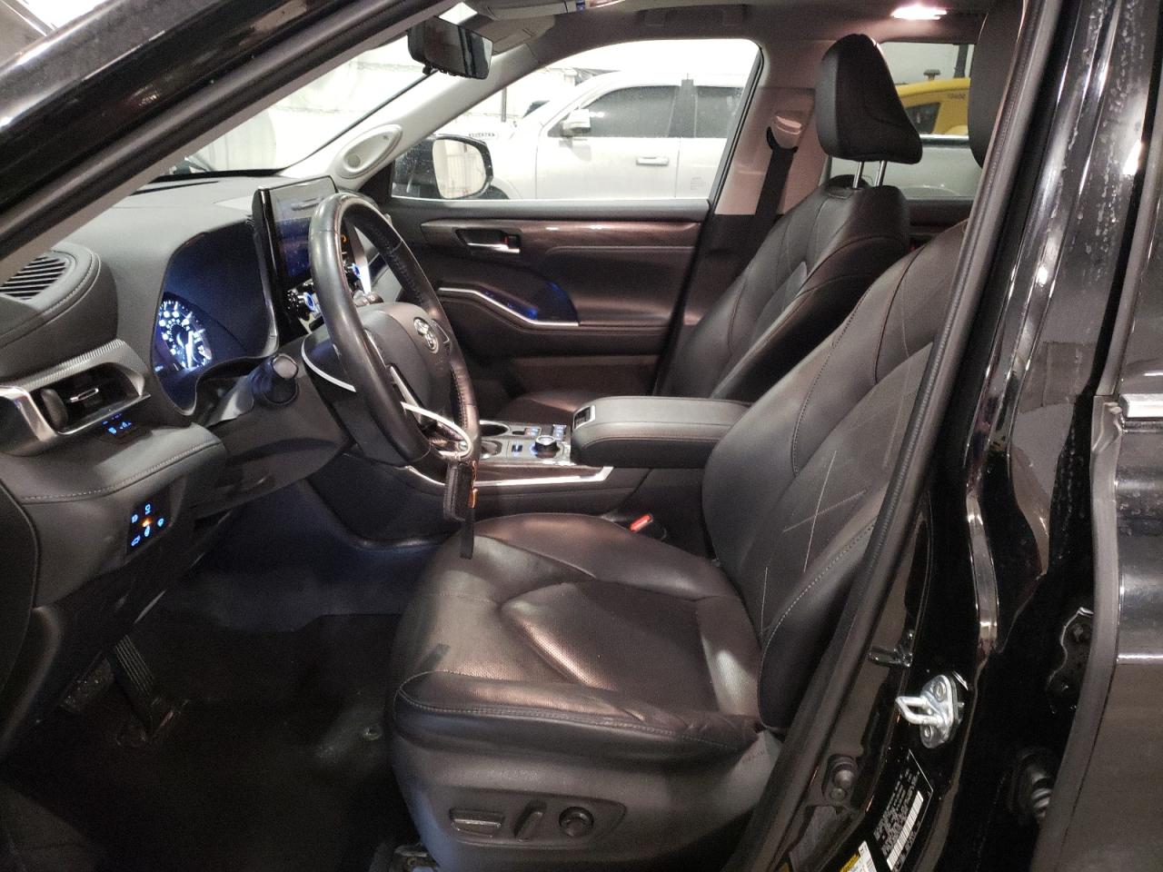2021 Toyota Highlander - Image 7