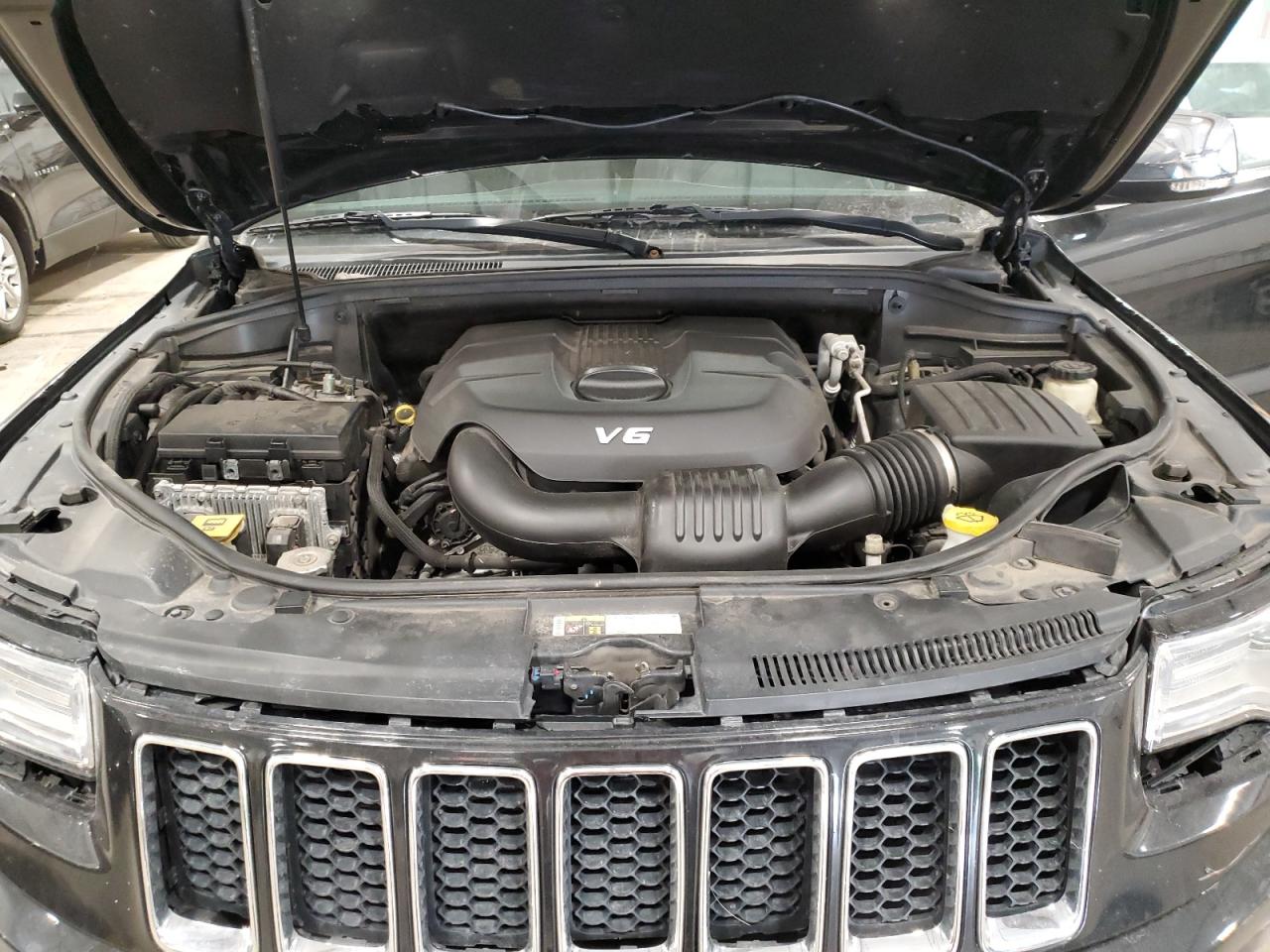 2015 Jeep Grand Cherokee - Image 12