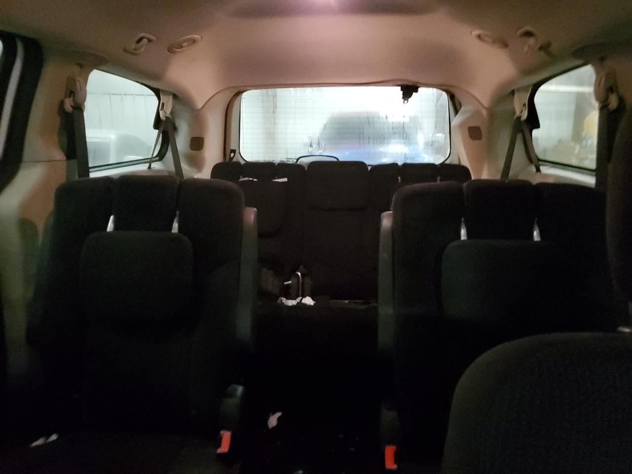 2015 Dodge Caravan - Image 10