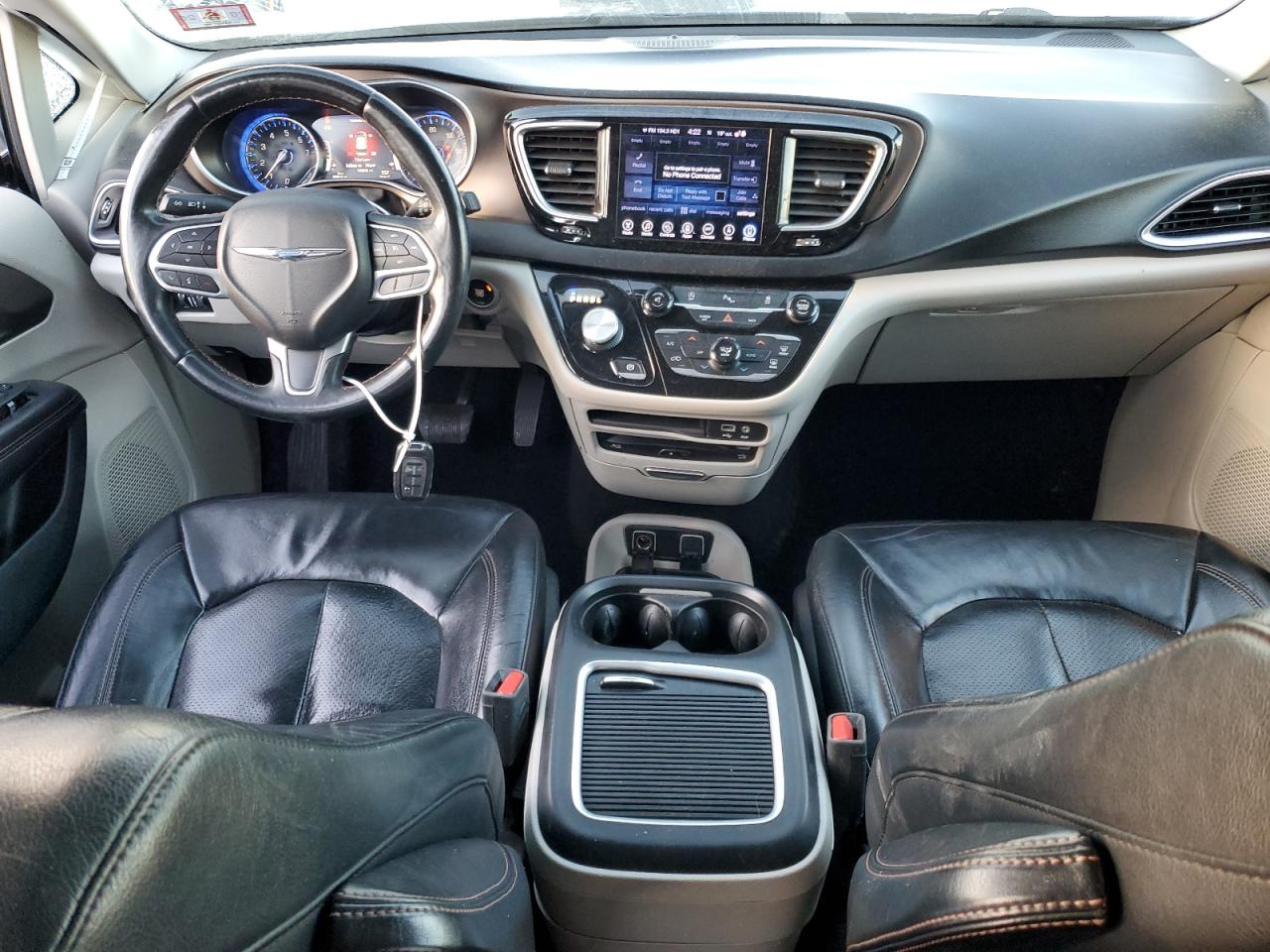 2017 Chrysler Pacifica - Image 8