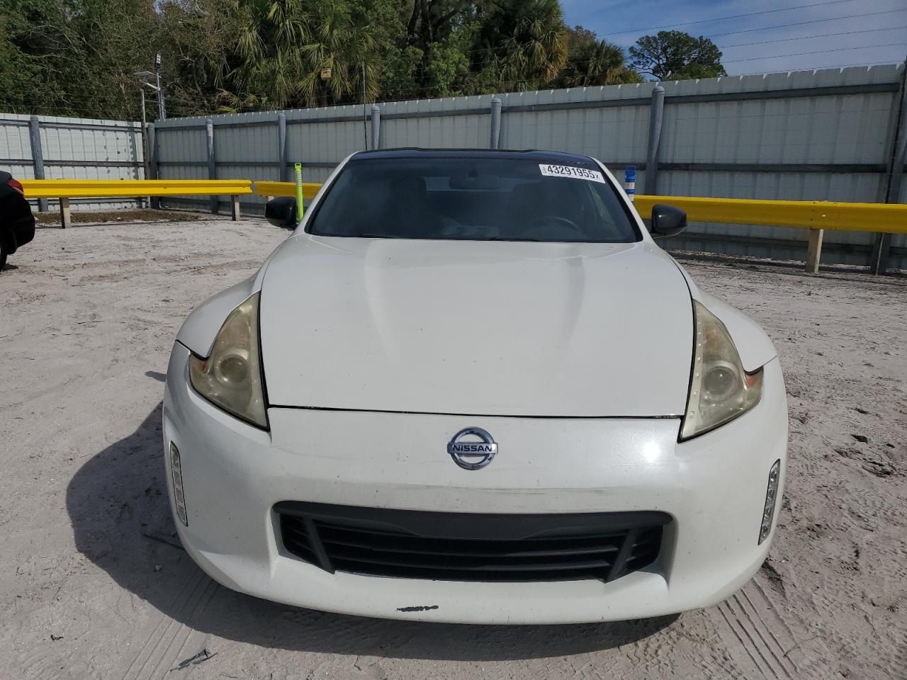 2016 Nissan 370Z - Image 5